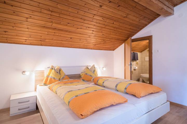 Appartamento intero, Appartamento "Tschigat Leilichhof" con vista sulle montagne, Wi-Fi, balcone e giardino in Lana di Mezzo, Lana