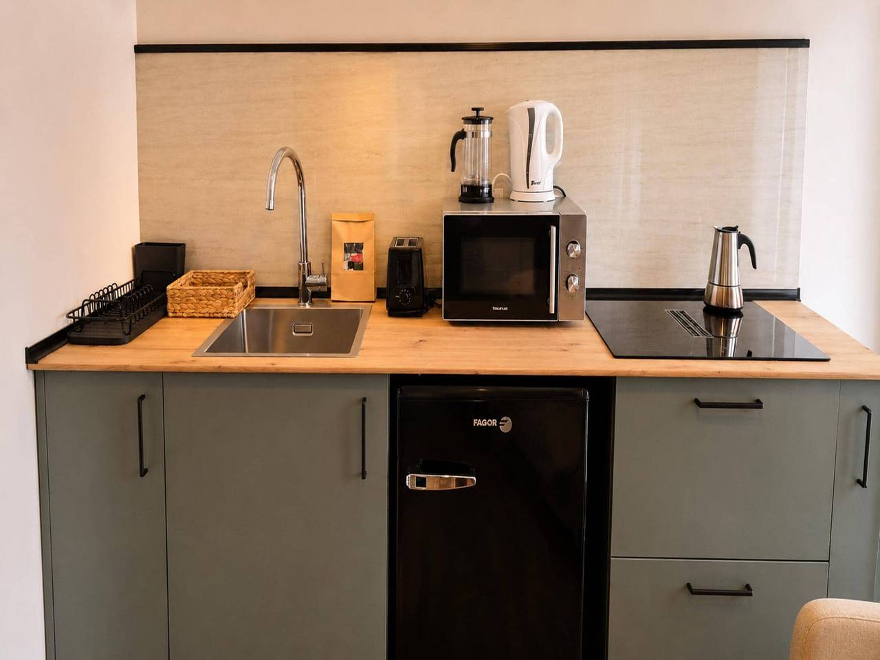 Apartamento entero, Central Haven cerca de Ventas in Parque de las Avenidas, Madrid