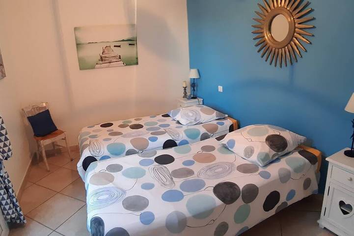 Espléndida villa en planta baja renovada en la parte superior de Hyères a 6 minutos de las playas in Hyeres, Parque nacional Port-Cros