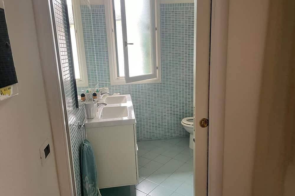 Wonderful large house for large groups 15' from the sea. Pets allowed. in Pinarella, Provincia de Ravenna