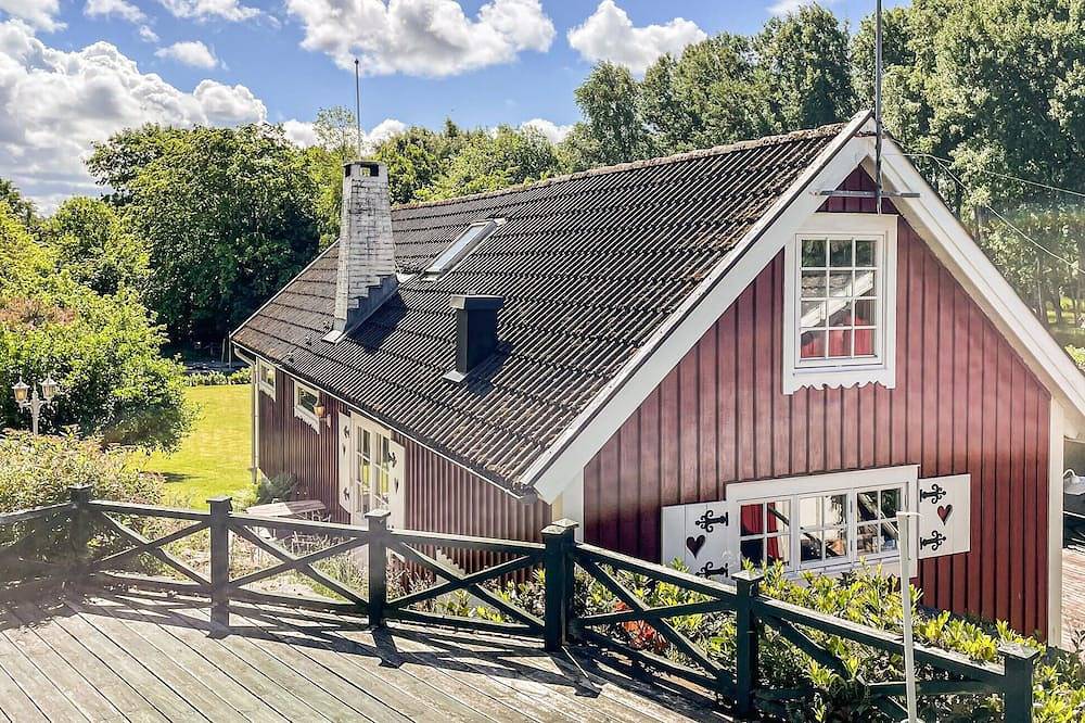 Stunning home in Frillesås with sauna in Frillesas, Halland