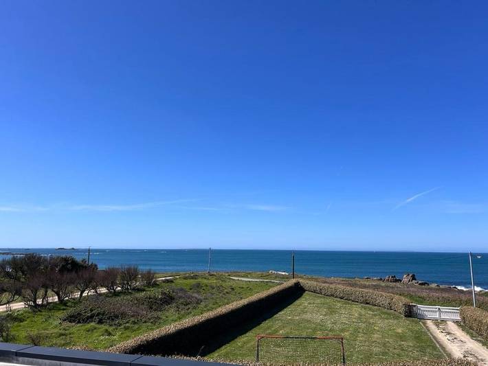 Location de vacances pour 8 personnes, avec Balcon et Terrasse ainsi que Jardin et Vue sur le lac à Lampaul-Plouarzel
