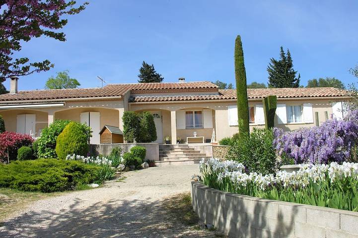 Chambre d’hôte pour 4 personnes, avec Jardin et Piscine