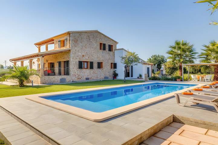 Villa für 6 Personen, mit Whirlpool und Balkon in Pollença