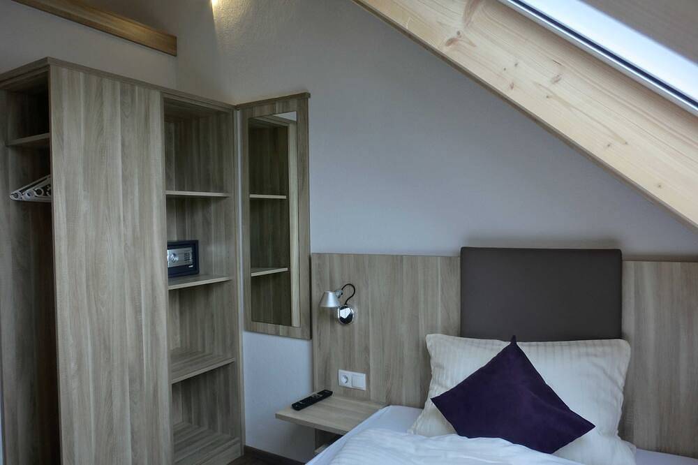 Ganze Wohnung, Ferienwohnung Dachspitz - Weberhof in Egenhofen, Romantische Straße