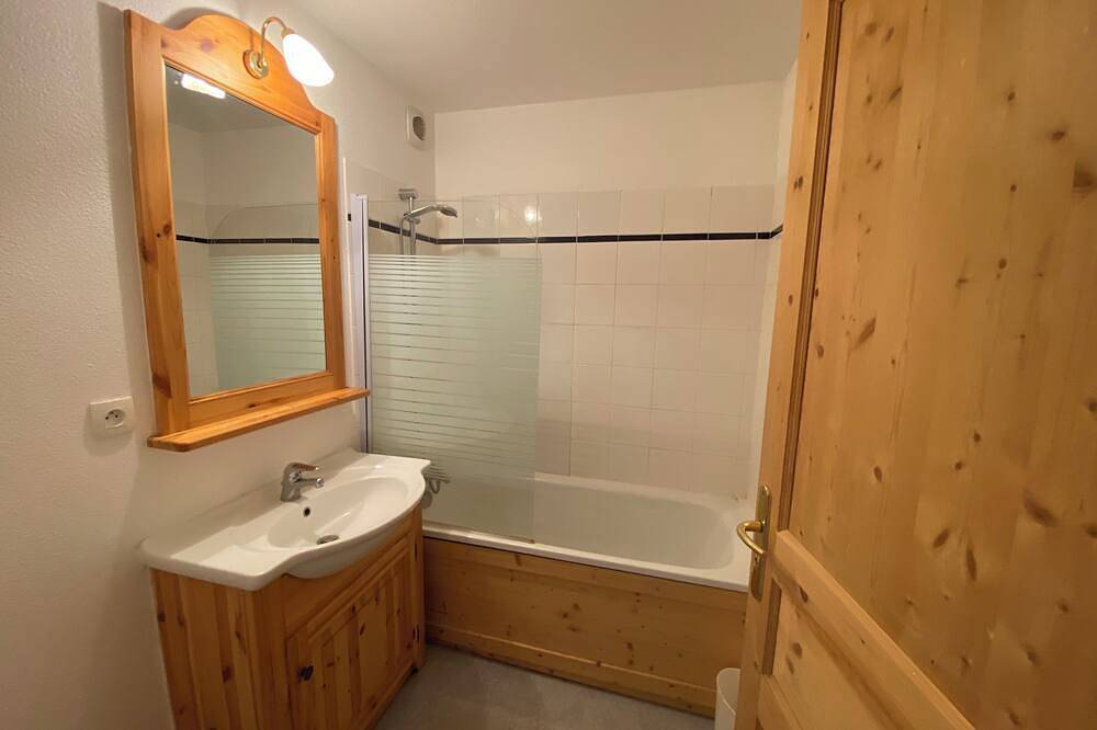 Entire apartment, Travelski home classic - La Fontaine du Roi - 2 pièces cabine 4/6 personnes in Saint-Jean-d'Arves, Saint-Jean-de-Maurienne region