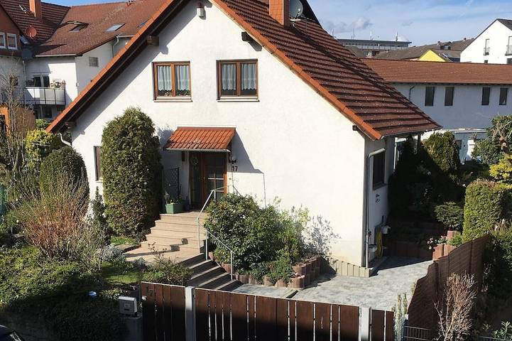 Ferienwohnung für 4 Personen, mit Balkon in Maintal