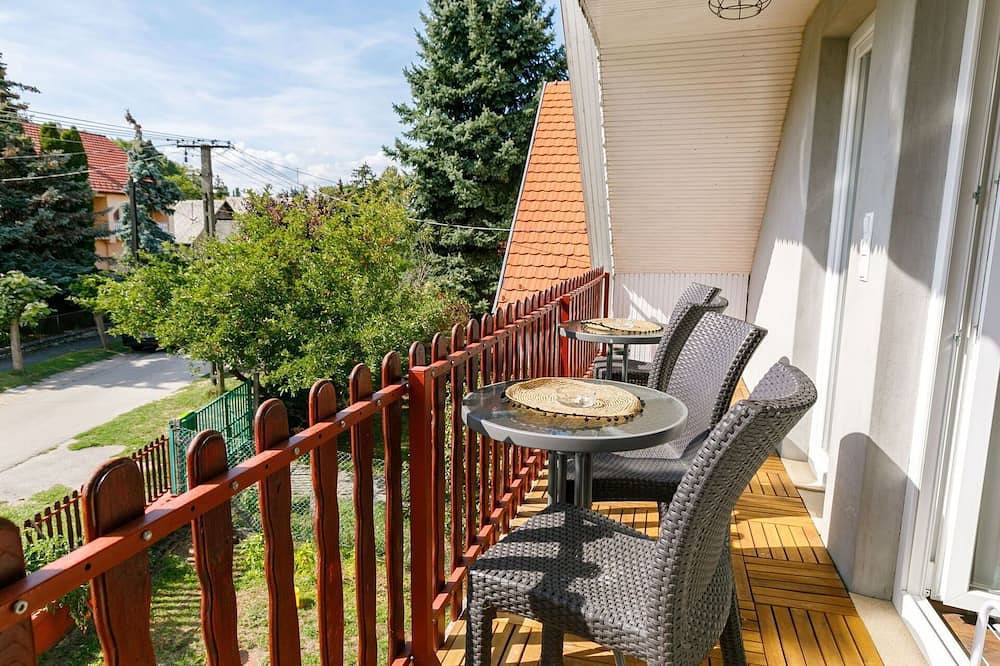 Ganze Wohnung, Herrliche Wohnung für 6 Personen mit Klimaanlage,  W-Lan, Tv, Balkon und Parkplatz in Balatonszemes, Plattensee Südufer