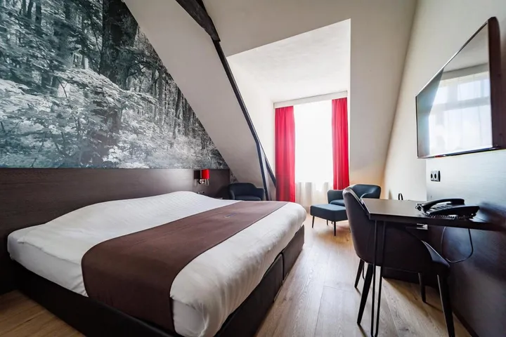 Hotel for 3 people, with terrace and pool - 1