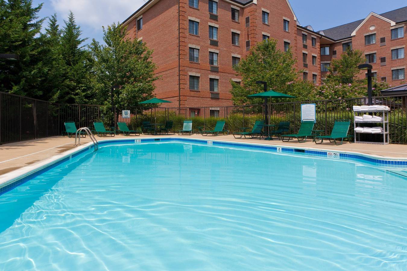 Ganzes Studio, Staybridge Suites Tysons - Mclean in McLean, Fairfax County