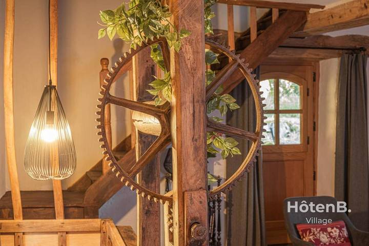 Location de vacances pour 8 personnes, avec terrasse et jardin à Vareilles - 3