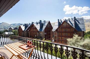 Gîte pour 6 personnes, avec terrasse et vue dans Formigal