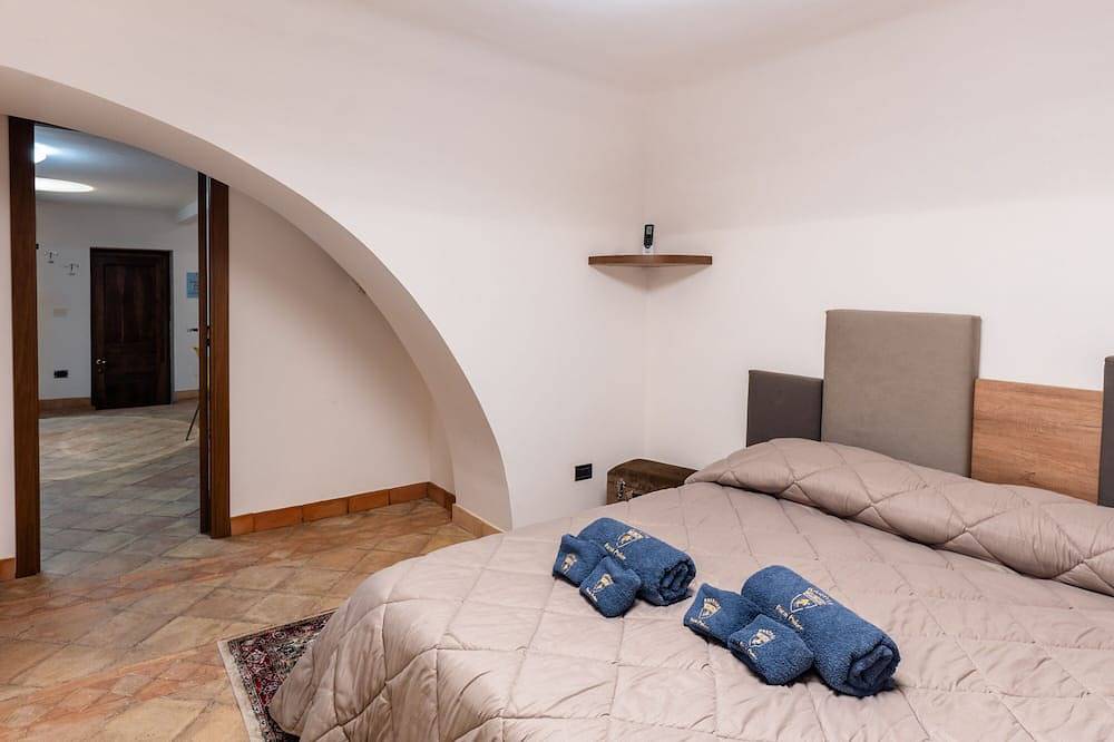 Entire apartment, Raciti Palace- Eolo in Acireale, Catania Province