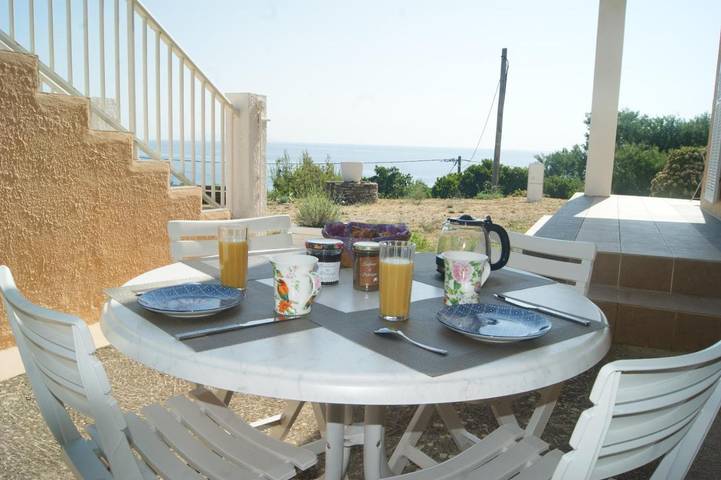 Gîte pour 3 personnes, avec vue et jardin à Luri - 3