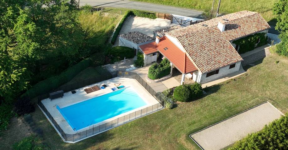 Gîte pour 6 personnes, avec piscine, adapté aux familles dans le Lot-et-Garonne