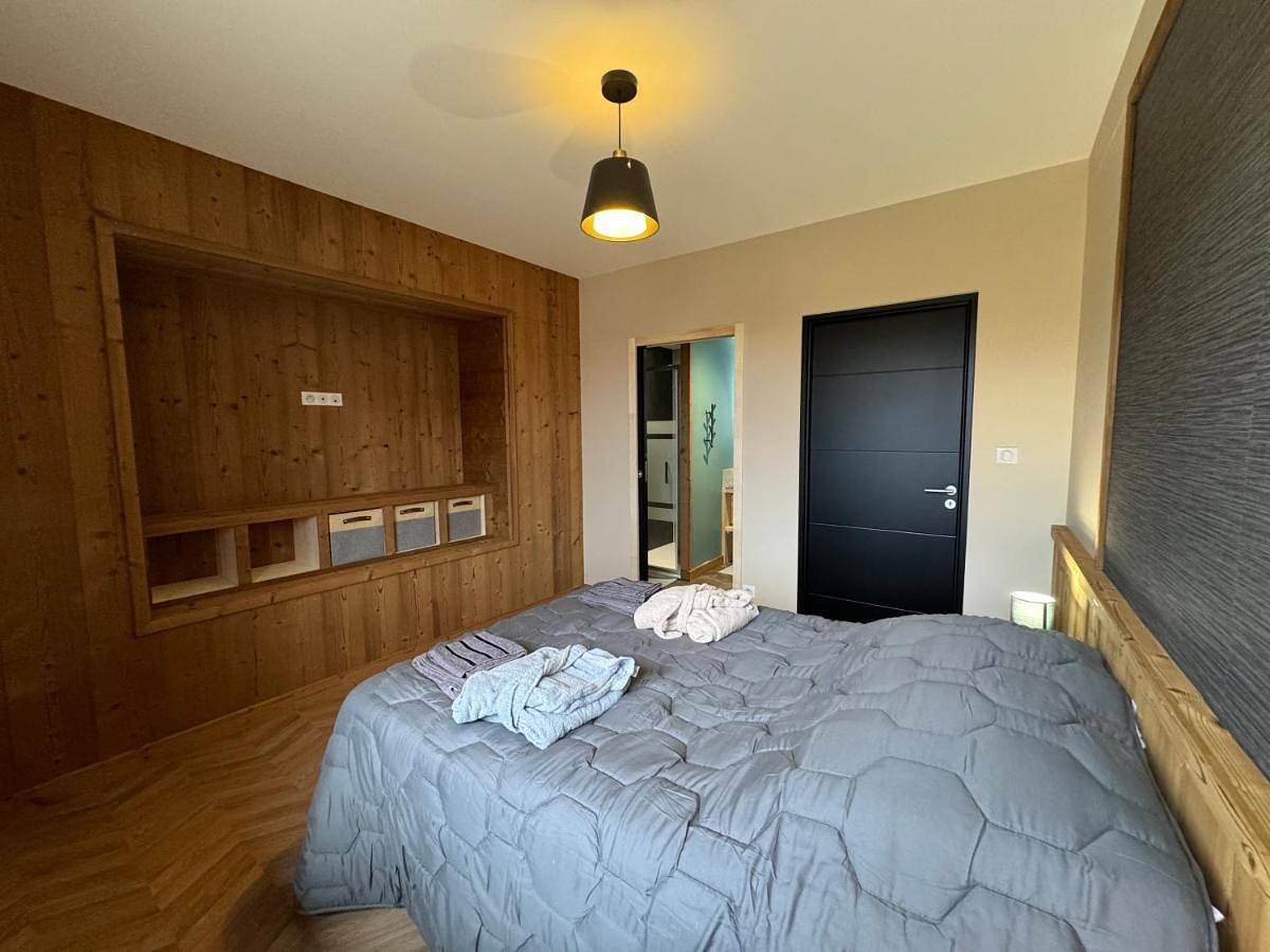 Appartement entier, Three-Bedroom Apartment in Montaigut-le-Blanc, Région de Besse-et-Saint-Anastaise