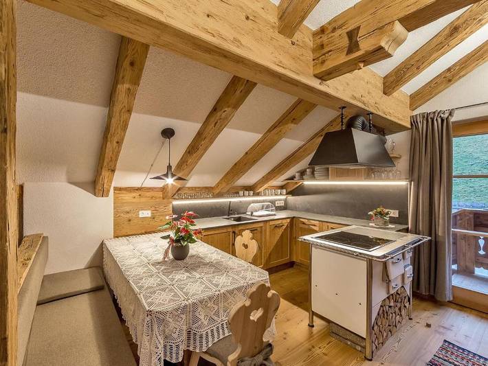 Hel lejlighed, Apartment Piz da Peres - Geiselsberg with Mountain View, Pool, Sauna, Wi-Fi & Garden in Olang, Dolomiti Superski