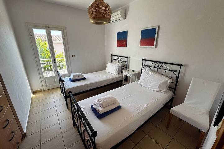 Four bedroom villa with private pool with stunning views and beautiful sunsets in Cefalonia