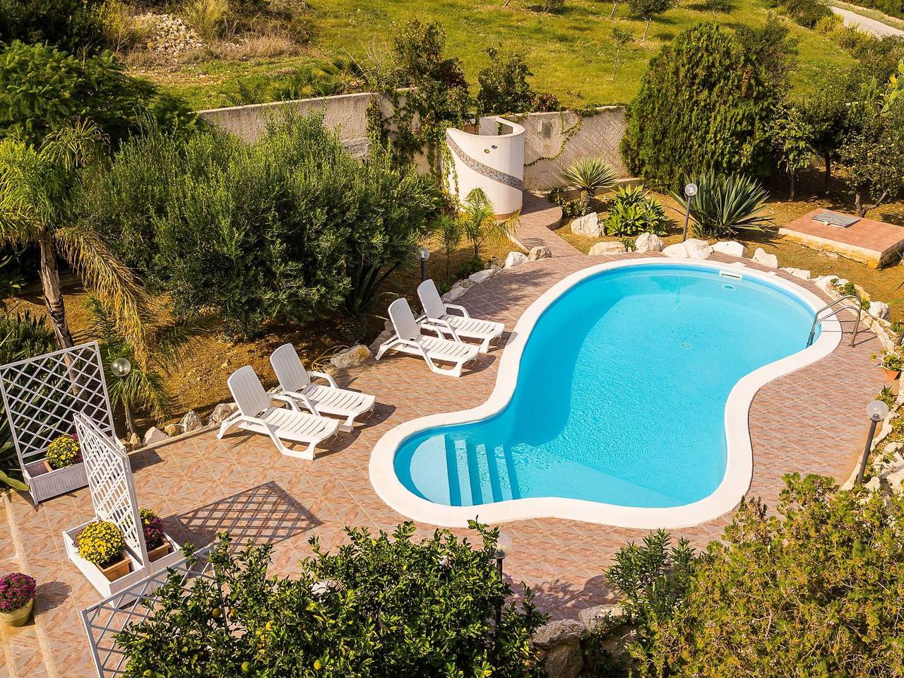 Villa in Sizilien mit Pool am Sandstrand in Scopello, Castellammare del Golfo