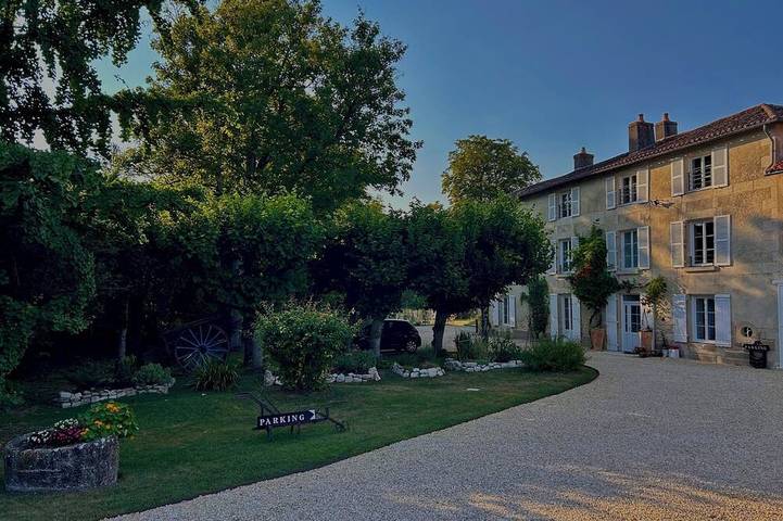 Maison de vacances pour 14 personnes, avec jardin à Chasseneuil-du-Poitou