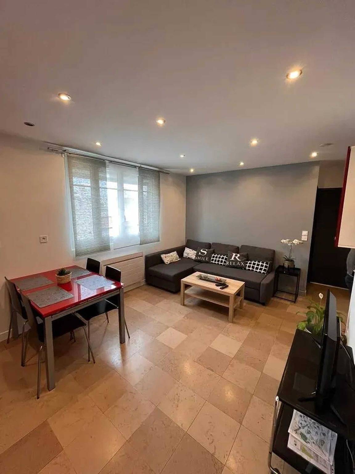 Appartement entier, Appartement moderne à Aubervilliers - 45 m² - Parking payant in Aubervilliers, Seine-Saint-Denis