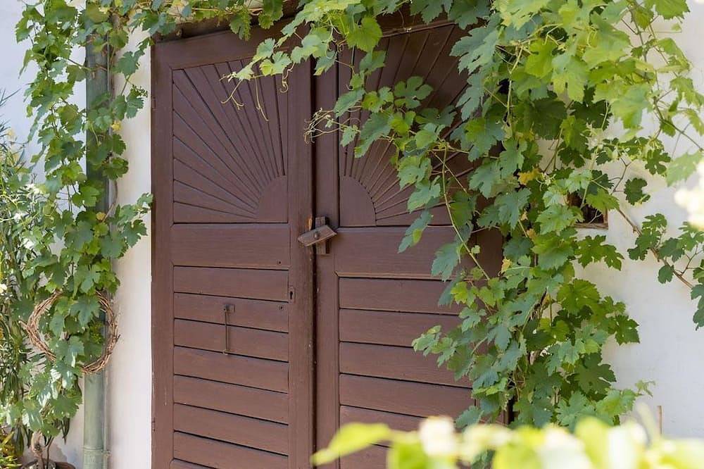 Ferienherbergen S. u. J. Zeisz - Doppelzimmer mit Dusche, Wc, 1-2 Nächte in Marktgemeinde Podersdorf am See, Neusiedlersee-Hügelland
