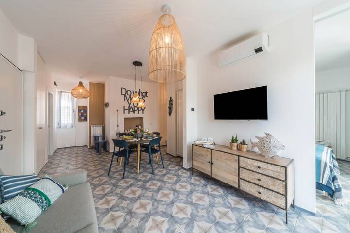 Ganze Wohnung, Apartment Casa Royale Appartamento Acqua mit Wlan, Klimaanlage & Balkon in Lierna, Westliche Bergamo-Alpen
