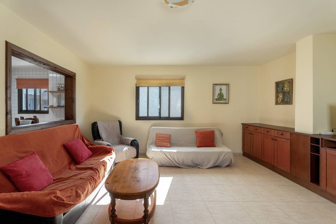 Entire apartment, Holiday Accommodation "Big 2-berdroom in Tenerife South" overlooking the main plaza in Costa del Silencio, Arona