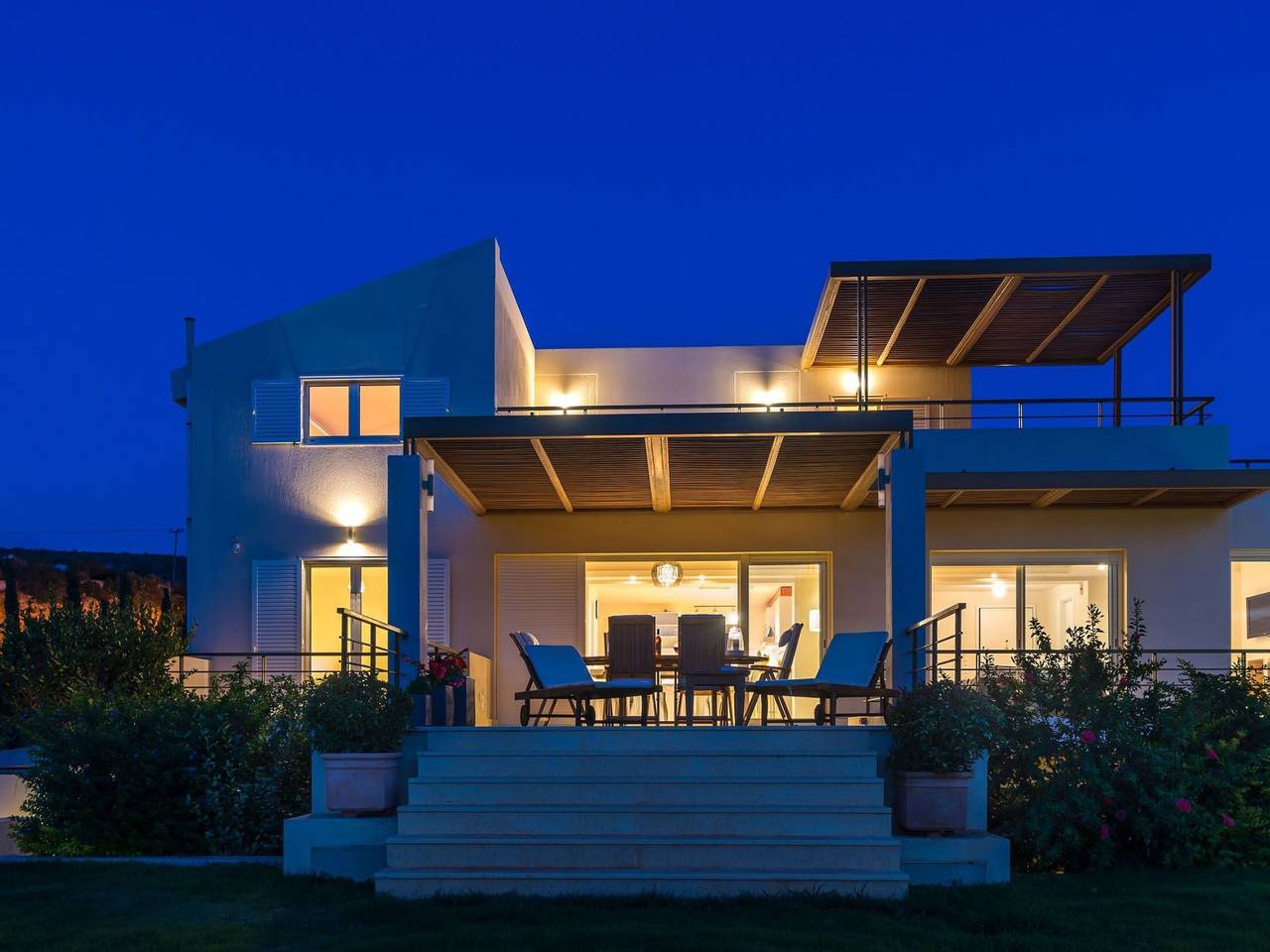 Ferienvilla auf einem privaten und sicheren Grundstück in Agios Konstantinos (Attika), Regionalbezirk Ostattika