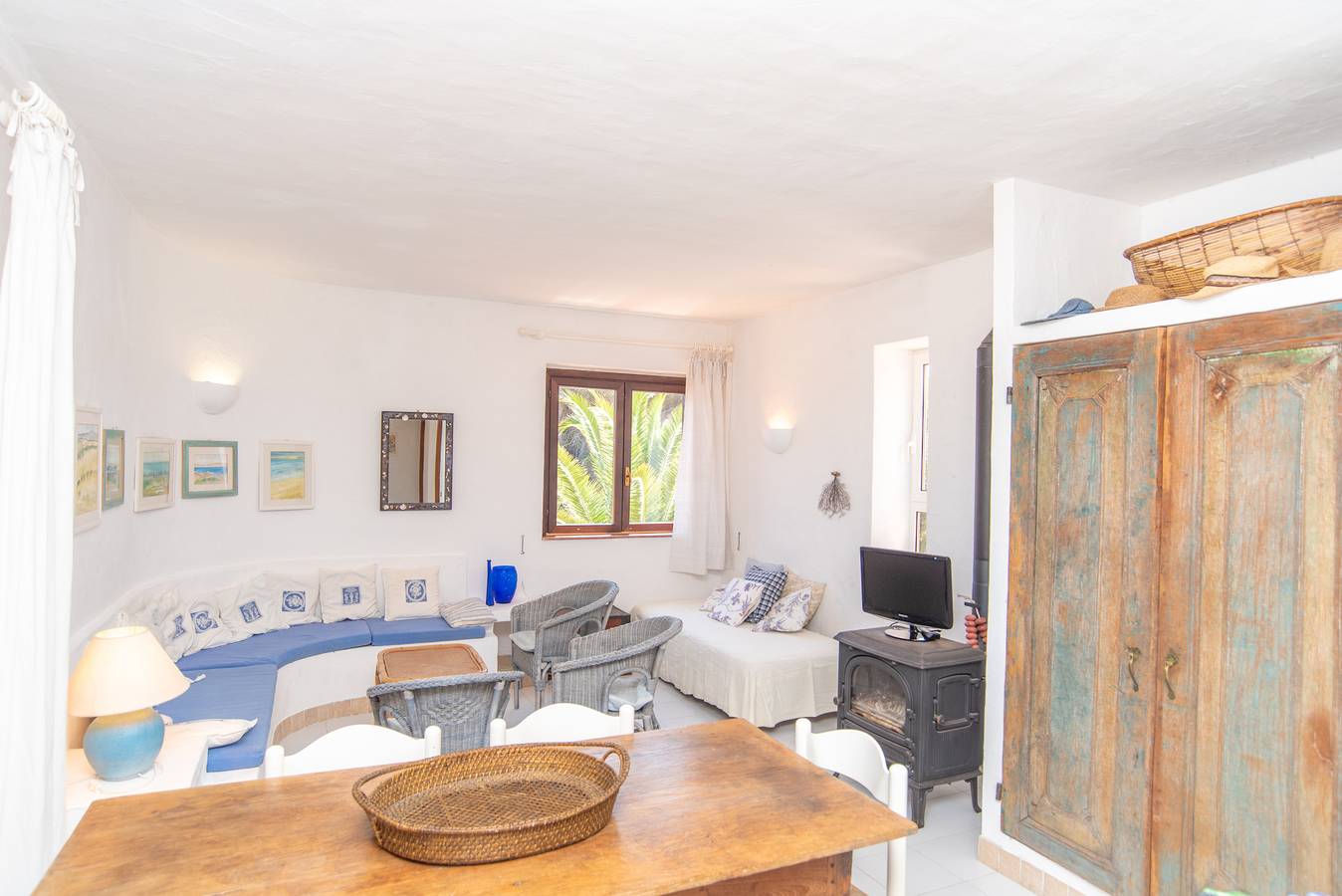 Chalet méditerranéen avec jardin, terrasse et vue sur mer ; parking disponible, animaux domestiques admis.  in Conca Verde, Santa Teresa Gallura