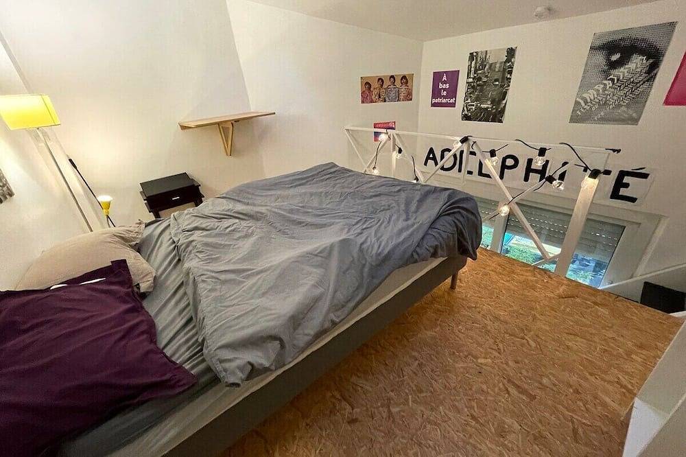 Entire apartment, Duplex cottage 25 M2, Pantin porte de Paris in Pantin, Seine-Saint-Denis