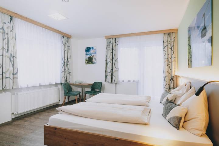 Chambre d’hôte pour 2 personnes, avec Balcon ainsi que Terrasse et Jardin à Kaprun