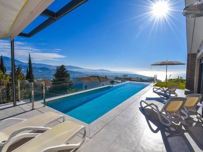 Moderne Luxusvilla, Meerblick und beheiztem Pool in Monte de los Almendros, Salobreña