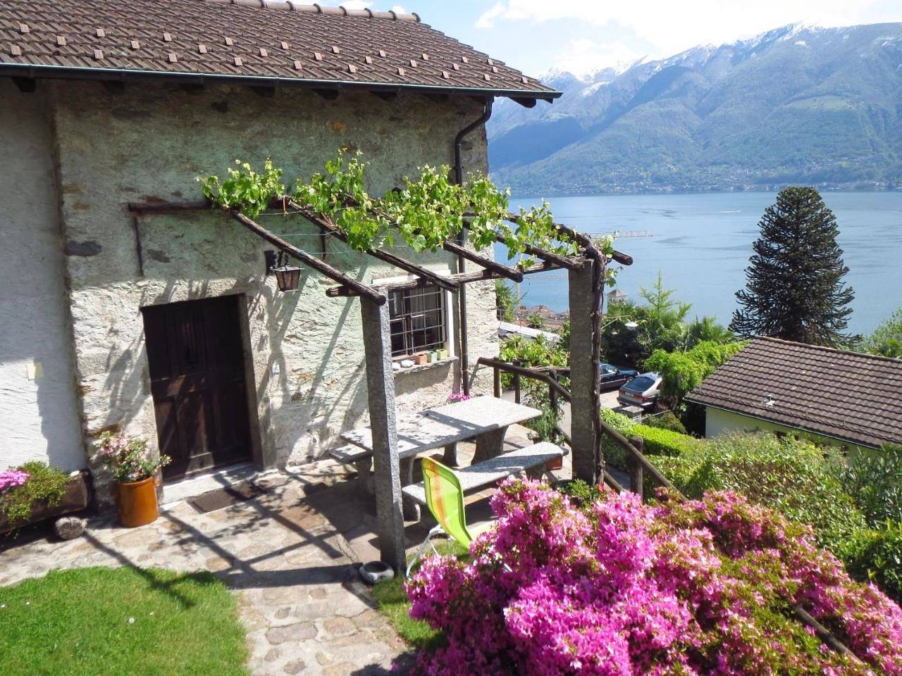 Rustico Storelli in Porta (Brissago), Brissago