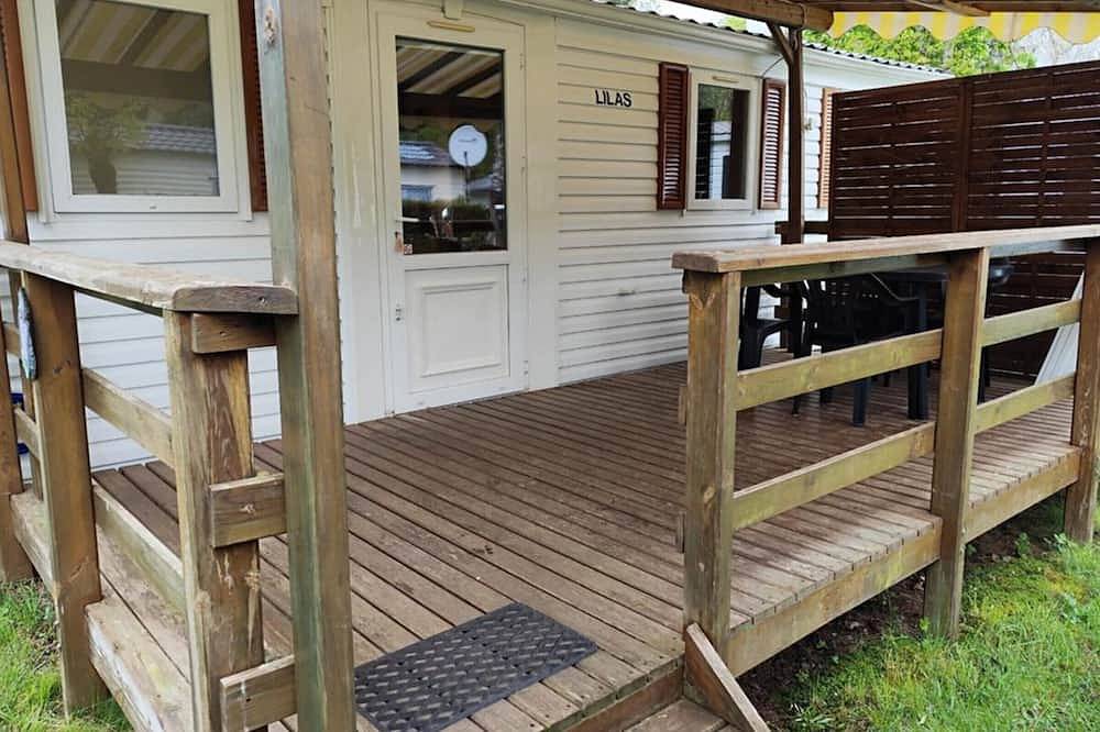 Mobile home with terrace - 4 guests in La Tour-d'Auvergne, Volcans d'Auvergne Regional Nature Park
