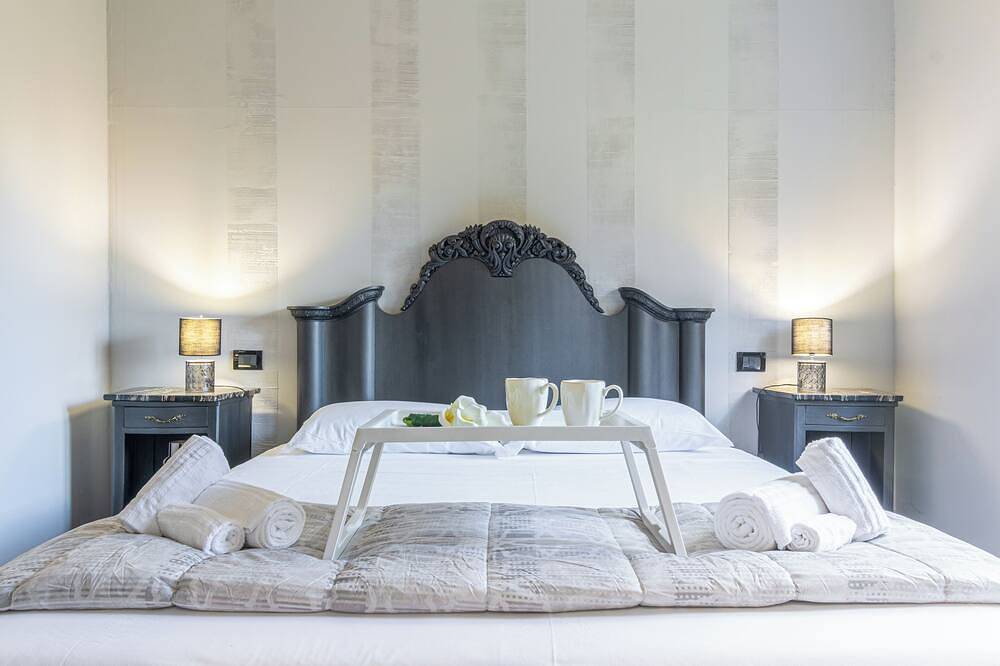 Entire apartment, La casa di Minù by Houset in Monza, Brianza