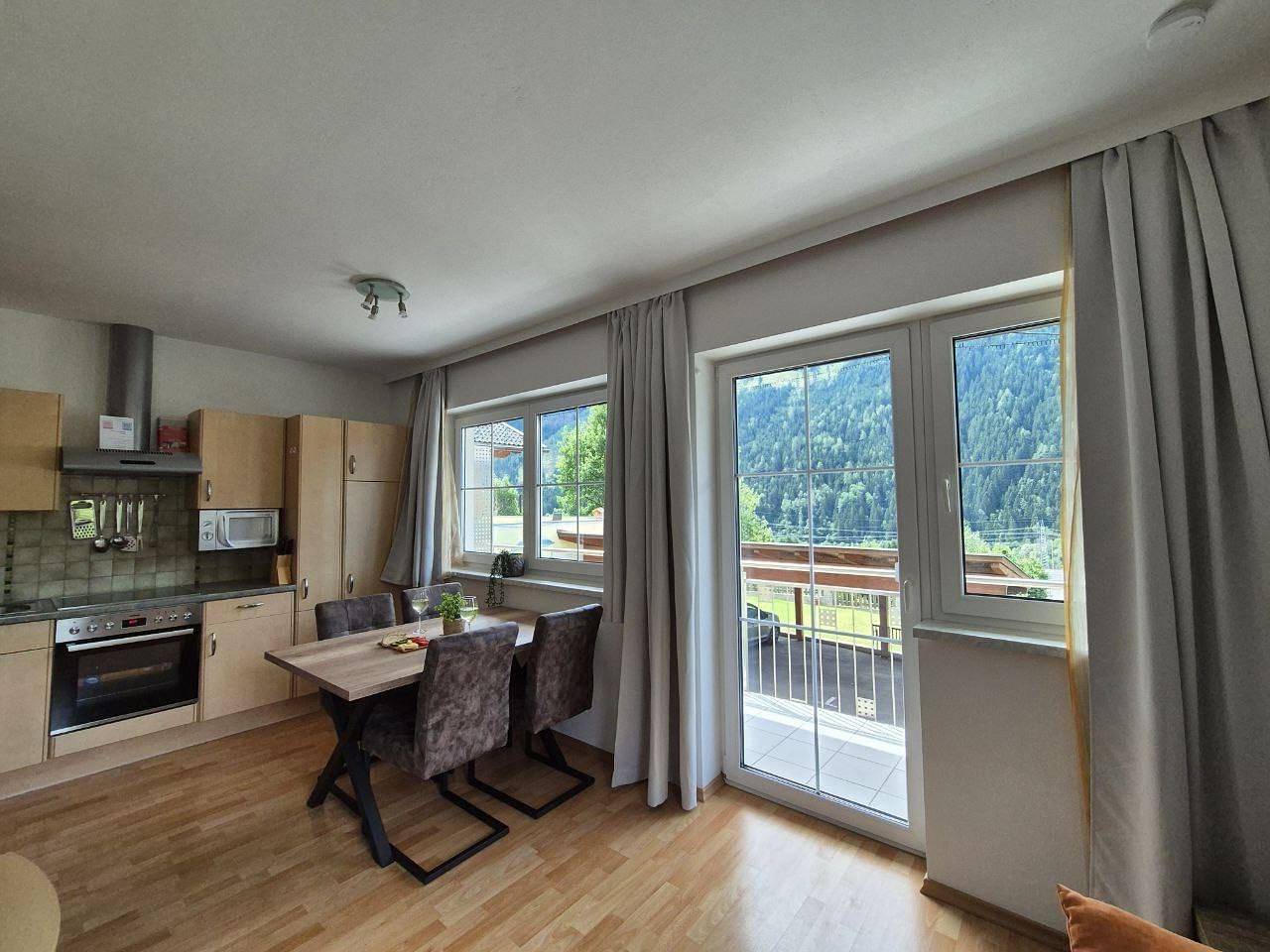 Ganze Ferienwohnung, Appartement 5 mit Balkon oder Terrasse in Flattach, Bezirk Spittal an der Drau