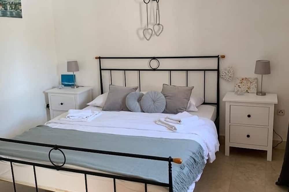 Seafront Historic Villa | Private pool, kayaks and bikes in Viganj, Peljesac