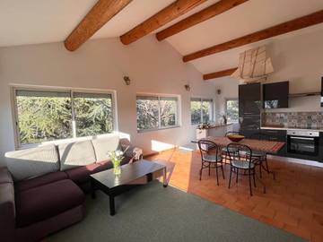 Gîte pour 4 personnes, avec jardin ainsi que piscine et vue à Le Beaucet