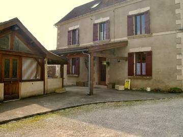 Chambre d’hôte pour 2 personnes, avec jardin ainsi que vue et terrasse à Tursac