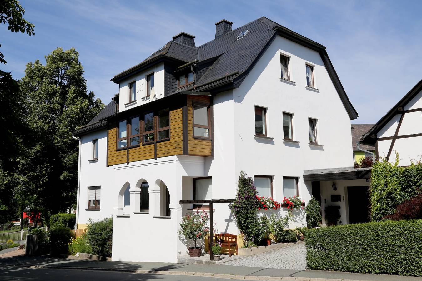 Ferienwohnung "Am Eisenbühl" - 3-Sterne-Ferienwohnung (90qm) mit Panoramablick in Berg (Oberfranken), Landkreis Hof