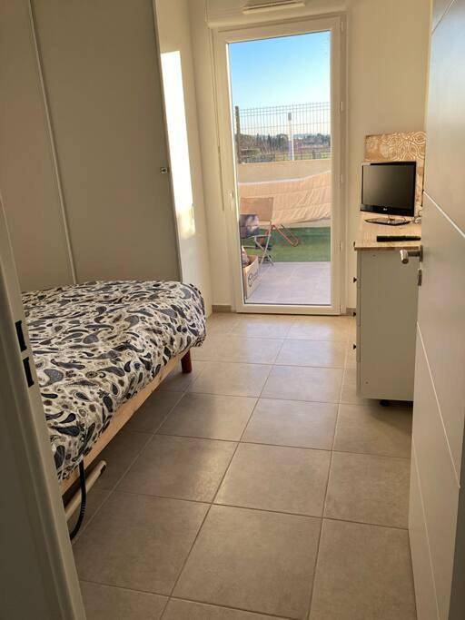 Gîte pour 4 personnes, avec jardin à La Fare-les-Oliviers - 4