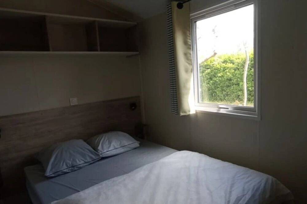 Zecamping 3 étoiles pataugeoire fitness sauna locatif Tv 20m2 2 pers in Pouldreuzic, Côte de Cornouaille