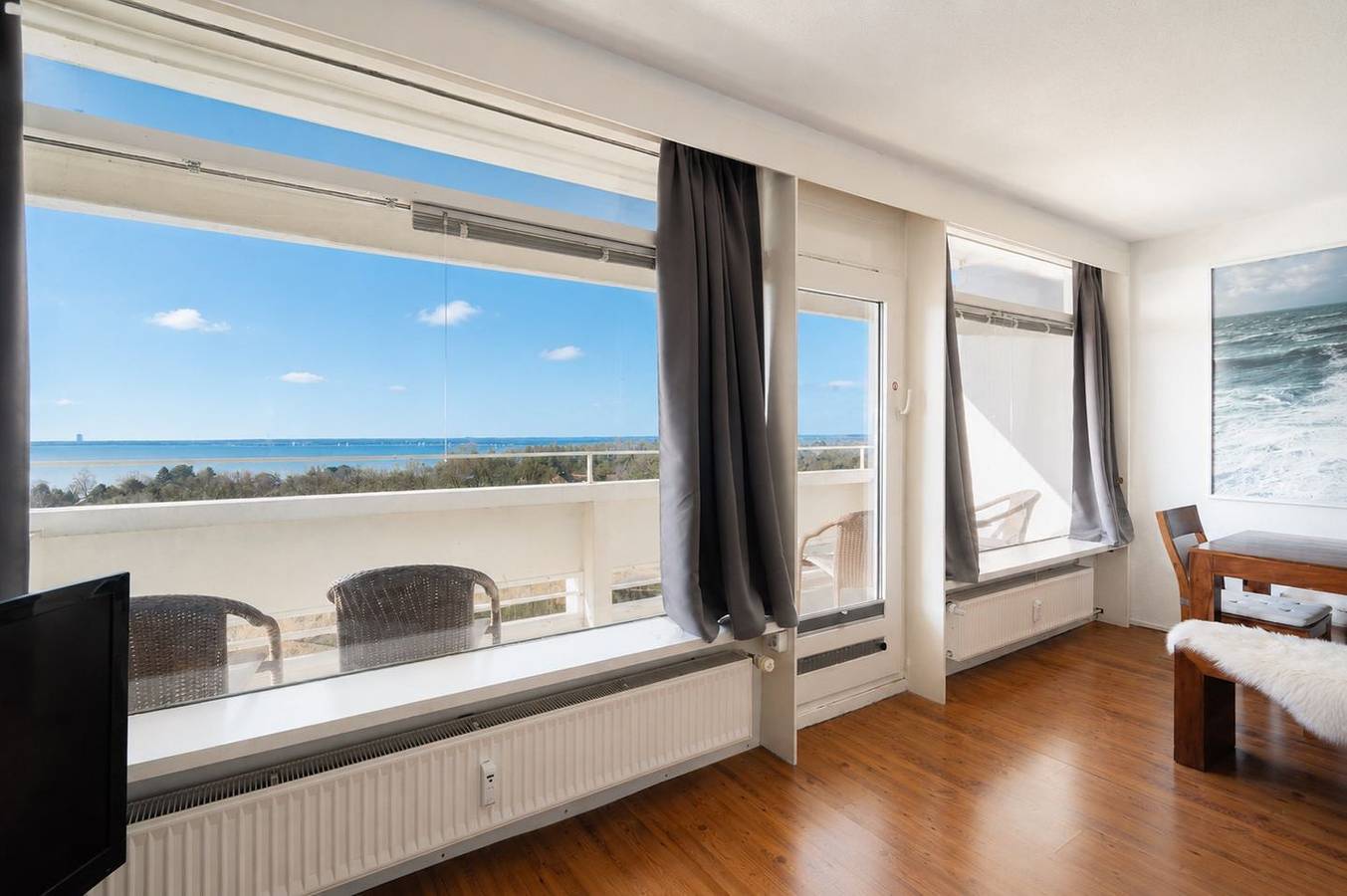 Ganze Wohnung, 2-Zimmer-Ferienwohnung mit Balkon und Meerblick - Schwimmbad-Eintritt inklusive in Sierksdorf, Ostholstein