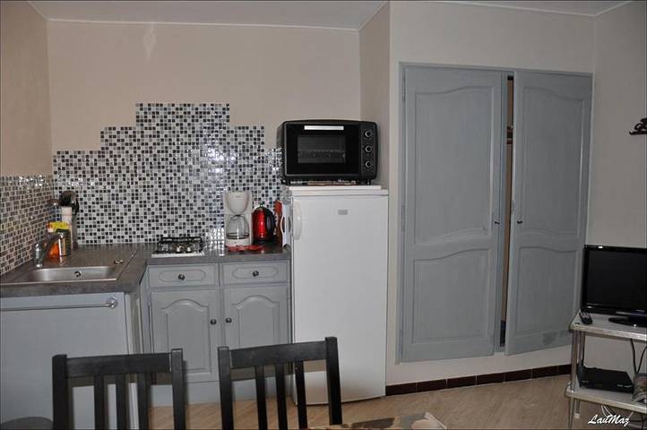 Gîte pour 2 personnes, avec jardin ainsi que vue et piscine à Puyméras - 4