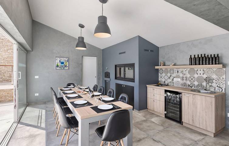 Gemütliche 340 m² große Ferienwohnung mit Pool und Terrasse in Rovinjsko Selo in Rovinjsko Selo, Rovinj