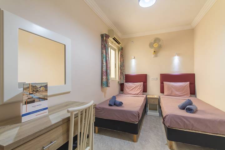 Apartamento entero, Sunny pool and terrace - Merill nb1 in il-Mellieha, Mellieha