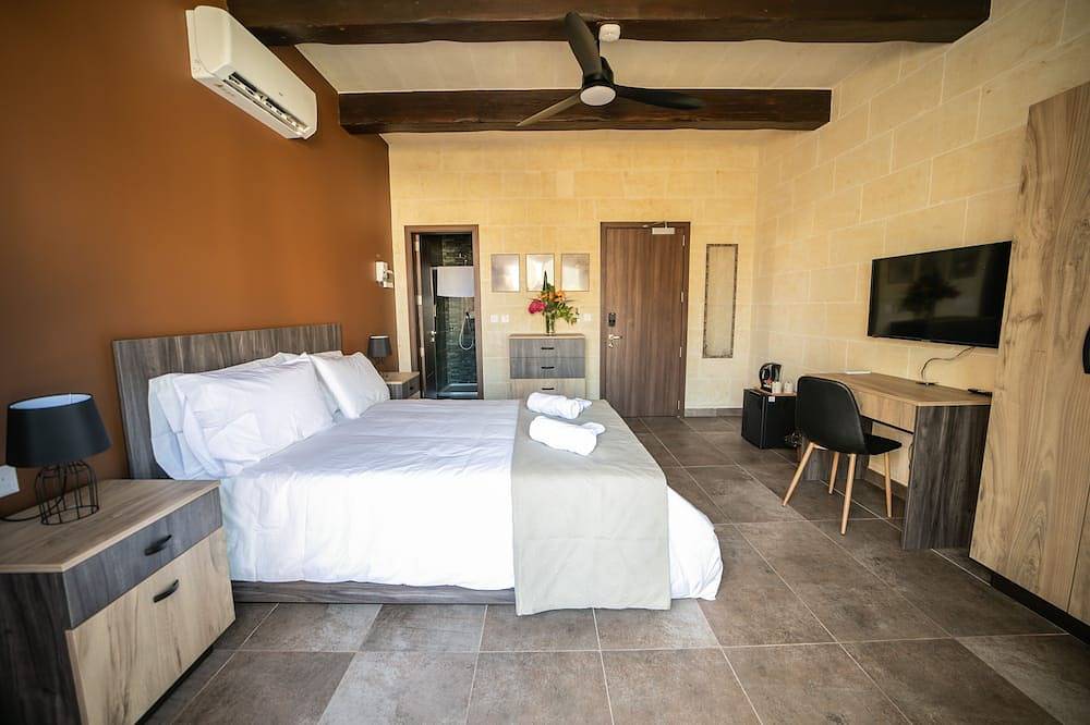 Charming Ghajnsielem Guest House, Steps away from Mgarr Harbor in Għajnsielem, Gozo