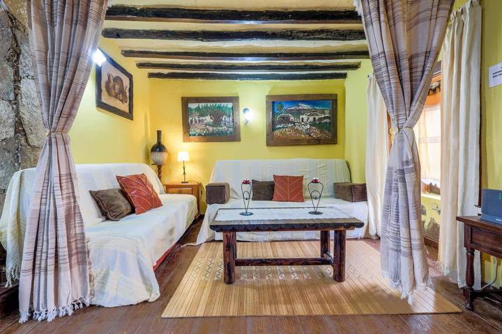 Holiday Home "Carmela" with Amazing Ocean Views, Terrace & Wi-Fi in El Farrobo, La Guancha