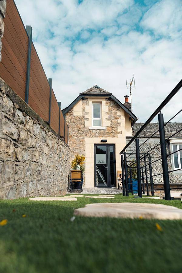 Chambre d’hôte pour 8 personnes, avec jardin ainsi que jacuzzi et balcon dans l' Aveyron - 2